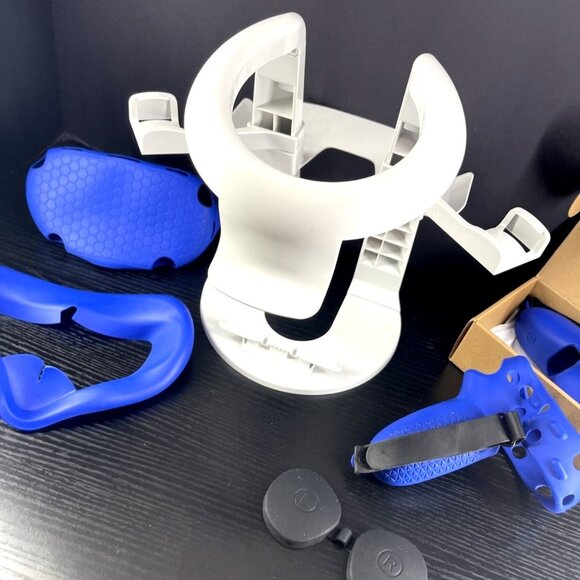 VR - Accessories (bundle) Base Stand + Silicon Protective Covers - Picture 2 of 6